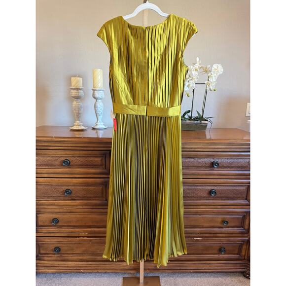 Mac Duggal Pleated Midi Dress Chartreuse Belted V Neck Size 6 NWT - Picture 6 of 13